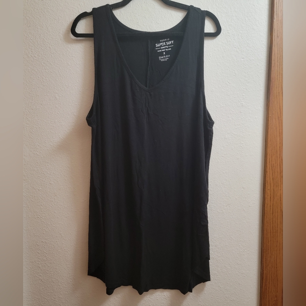 Torrid V-neck Tunic Tank Top Black sz 3